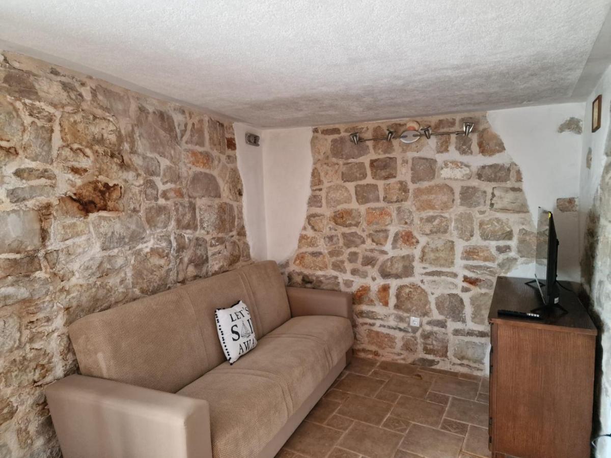 House Riva Appartement Pirovac Buitenkant foto